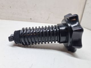 bontott VW GOLF V Pótkerék Rögzítő