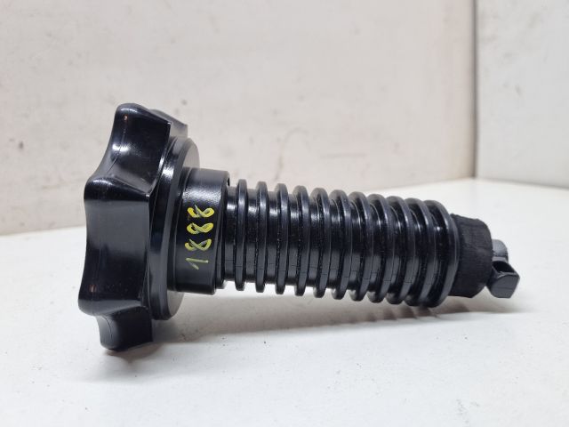 bontott VW GOLF V Pótkerék Rögzítő