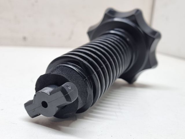 bontott VW GOLF V Pótkerék Rögzítő