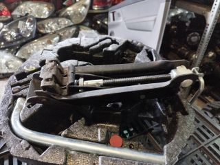 bontott VW GOLF V Pótkerék Szerszámtartó