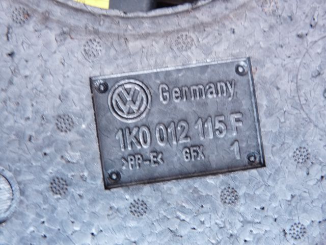 bontott VW GOLF V Pótkerék Szerszámtartó