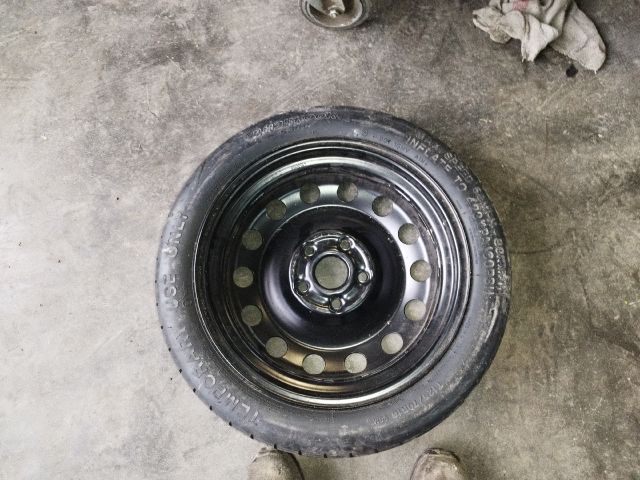 bontott VW GOLF V Pótkerék