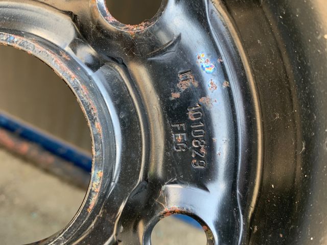 bontott VW GOLF V Pótkerék