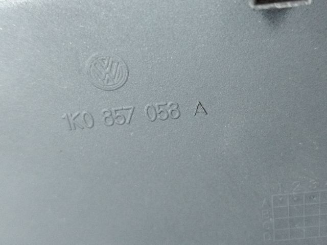 bontott VW GOLF V Rádió / CD Keret