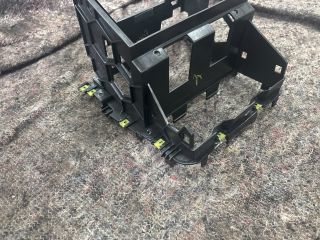 bontott VW GOLF V Rádió / CD Keret