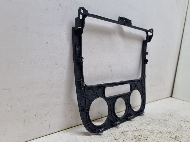 bontott VW GOLF V Rádió / CD Keret