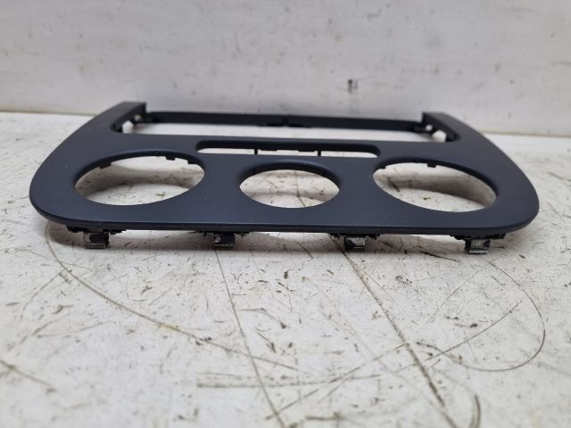 bontott VW GOLF V Rádió / CD Keret