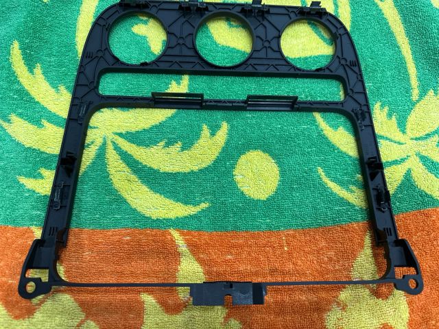 bontott VW GOLF V Rádió / CD Keret