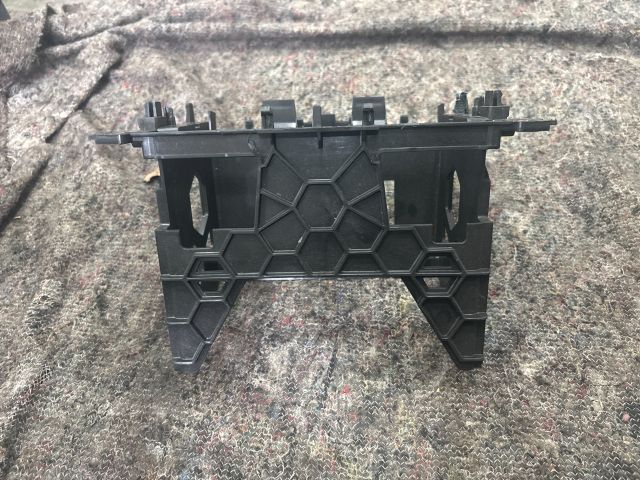 bontott VW GOLF V Rádió / CD Keret