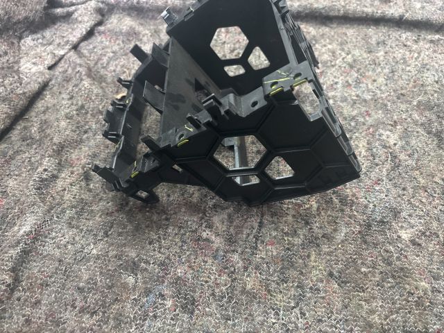 bontott VW GOLF V Rádió / CD Keret