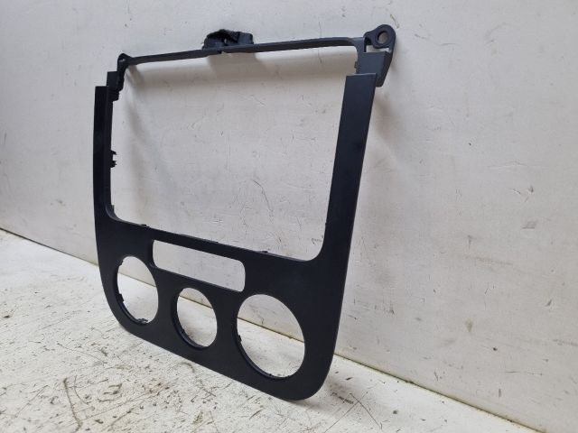 bontott VW GOLF V Rádió / CD Keret