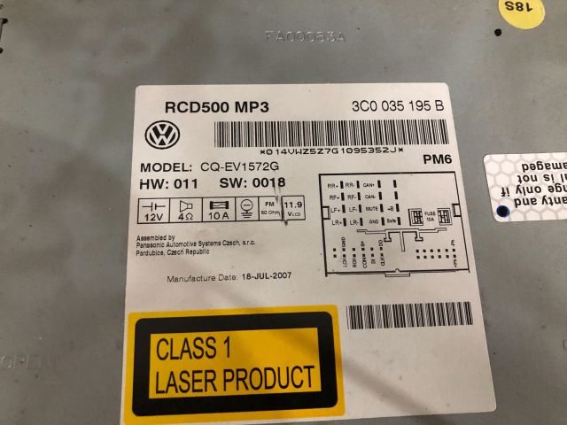 bontott VW GOLF V Rádió / CD