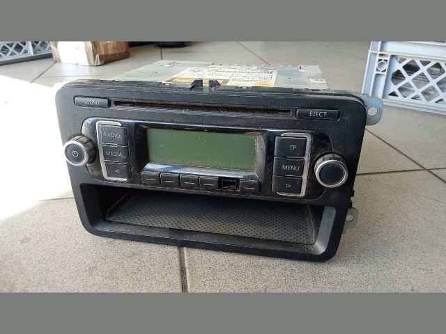 bontott VW GOLF V Rádió / CD