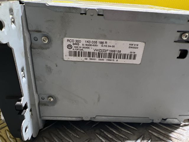 bontott VW GOLF V Rádió / CD