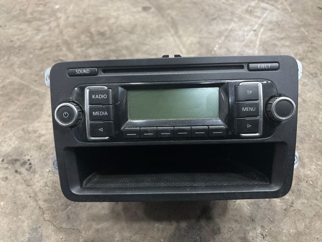 bontott VW GOLF V Rádió / CD