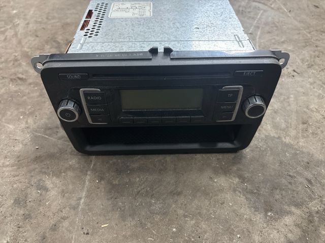 bontott VW GOLF V Rádió / CD