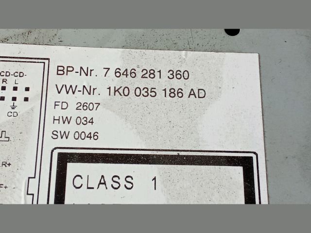 bontott VW GOLF V Rádió / CD