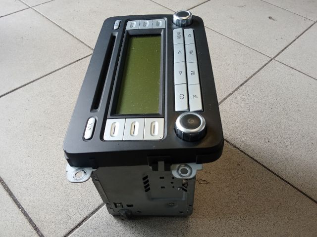 bontott VW GOLF V Rádió / CD