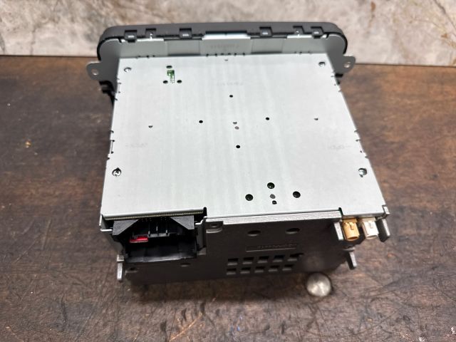 bontott VW GOLF V Rádió / CD