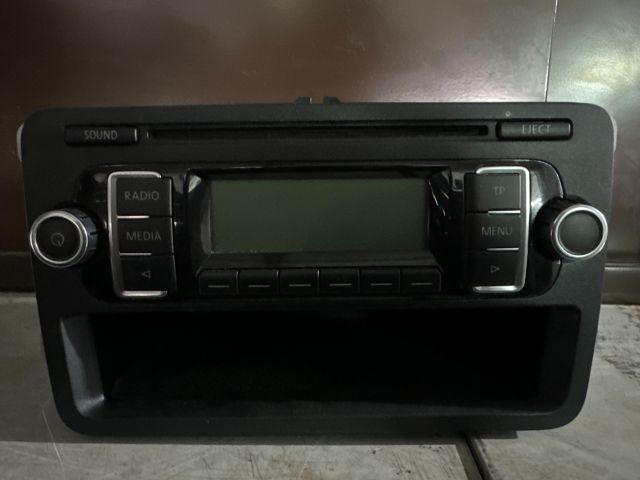 bontott VW GOLF V Rádió / CD