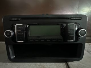 bontott VW GOLF V Rádió / CD