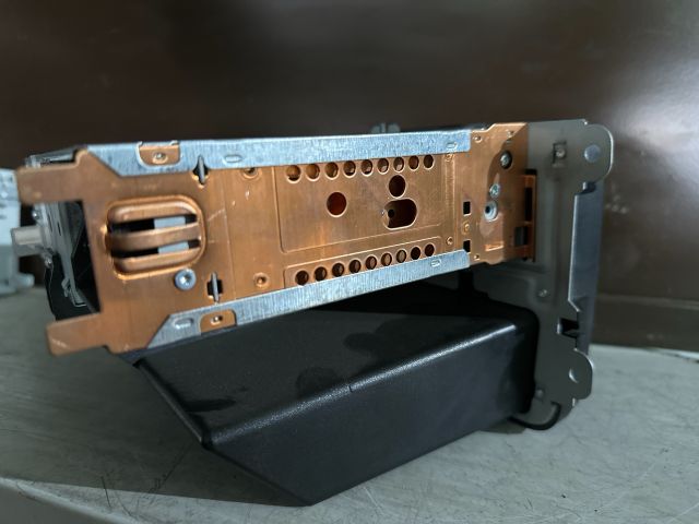 bontott VW GOLF V Rádió / CD