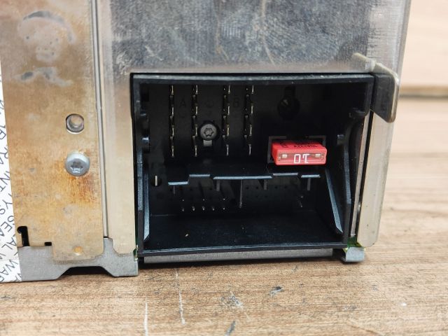 bontott VW GOLF V Rádió / CD