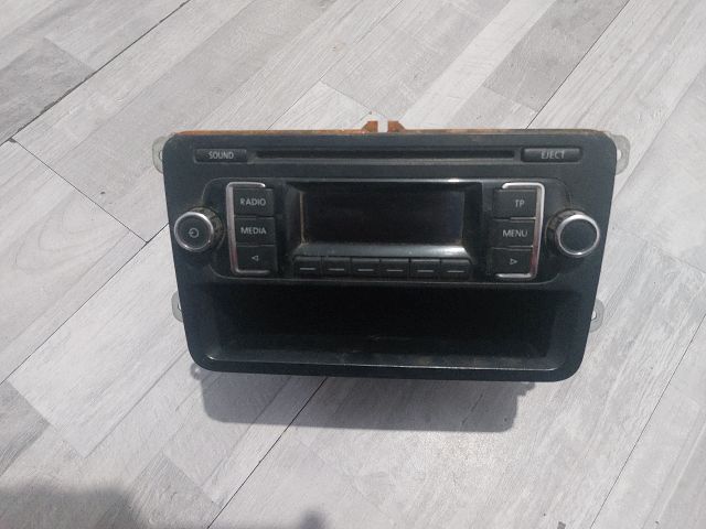 bontott VW GOLF V Rádió / CD