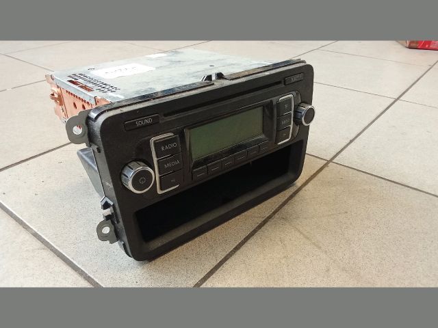 bontott VW GOLF V Rádió / CD