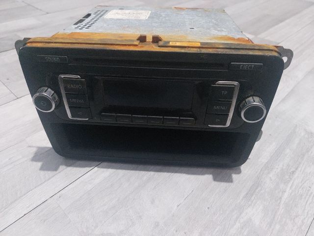 bontott VW GOLF V Rádió / CD