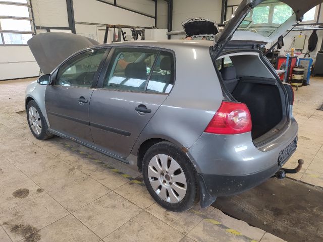 bontott VW GOLF V Rádió / CD