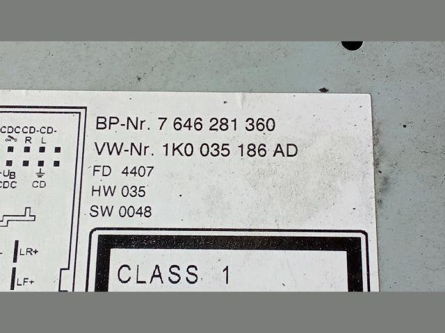 bontott VW GOLF V Rádió / CD