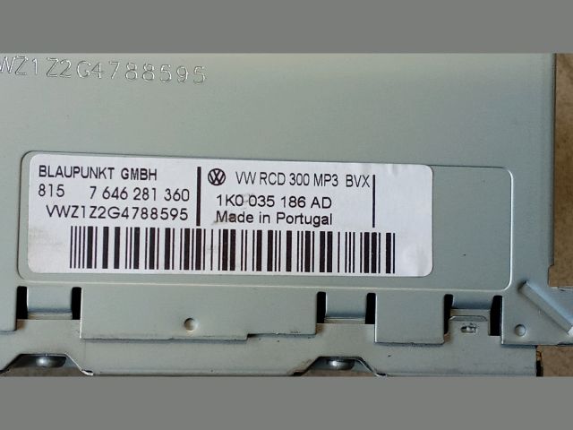 bontott VW GOLF V Rádió / CD