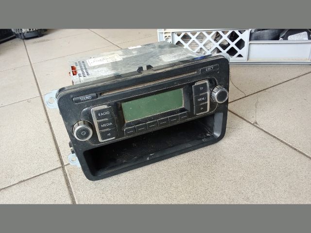 bontott VW GOLF V Rádió / CD