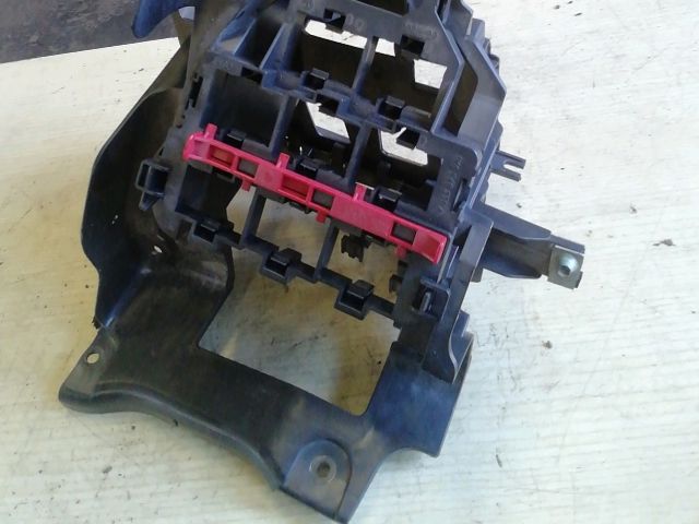 bontott VW GOLF V Relé Csatlakozó