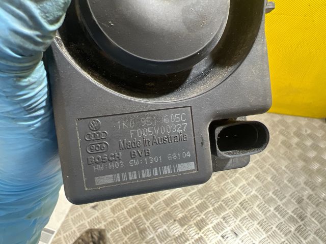 bontott VW GOLF V Riasztó Hangszóró