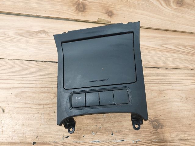 bontott VW GOLF V Szivargyújtó Aljzat