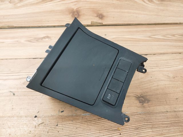 bontott VW GOLF V Szivargyújtó Aljzat