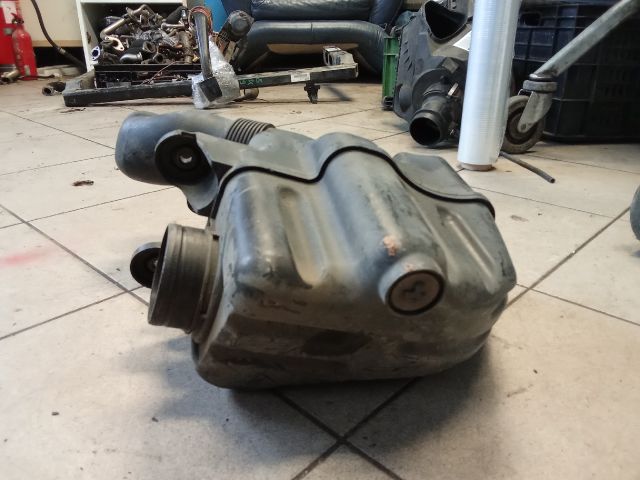 bontott VW GOLF V Szívás Zaj Csökkentő Doboz