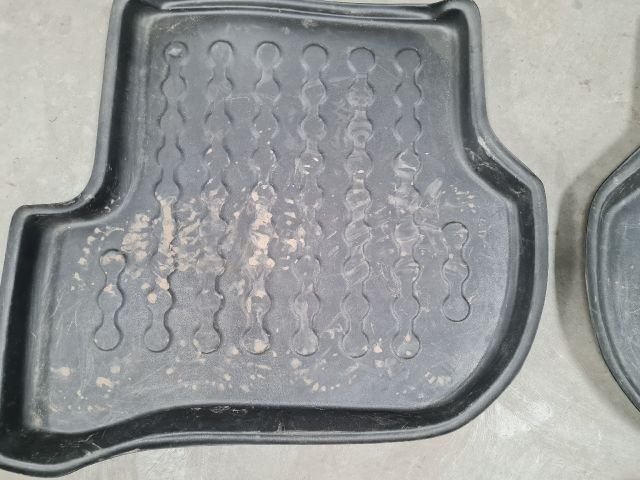 bontott VW GOLF V Szőnyeg Szett