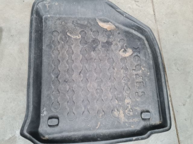 bontott VW GOLF V Szőnyeg Szett