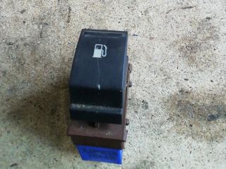 bontott VW GOLF V Tankajtó Nyitó Kar / Gomb