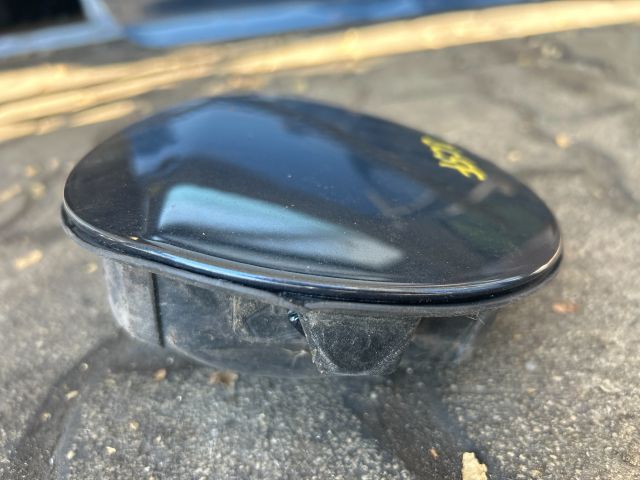 bontott VW GOLF V Tankajtó