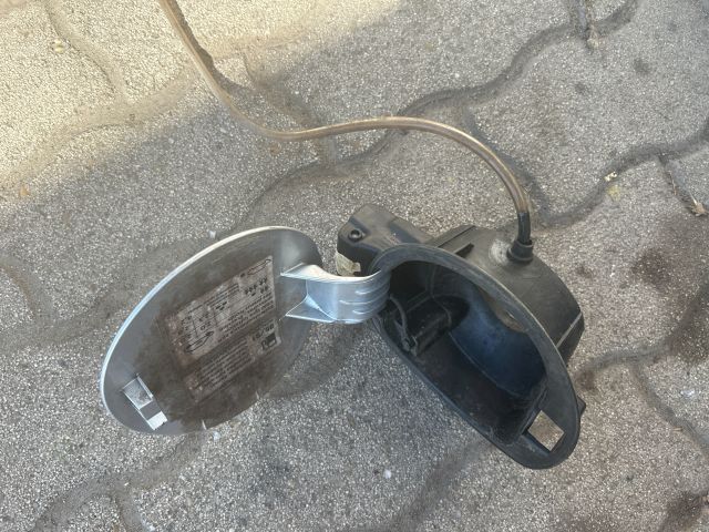 bontott VW GOLF V Tankajtó