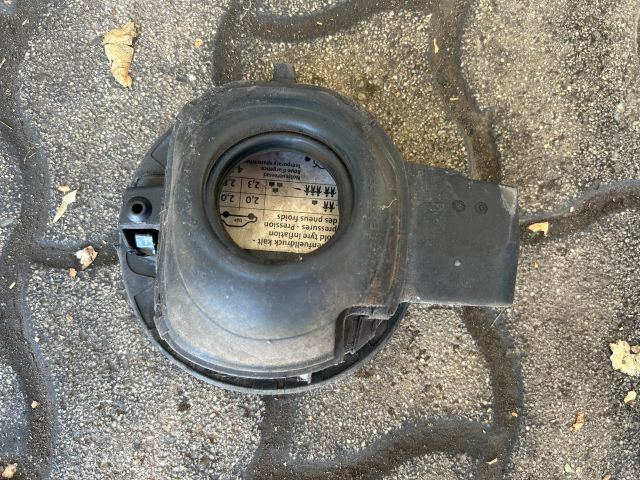 bontott VW GOLF V Tankajtó