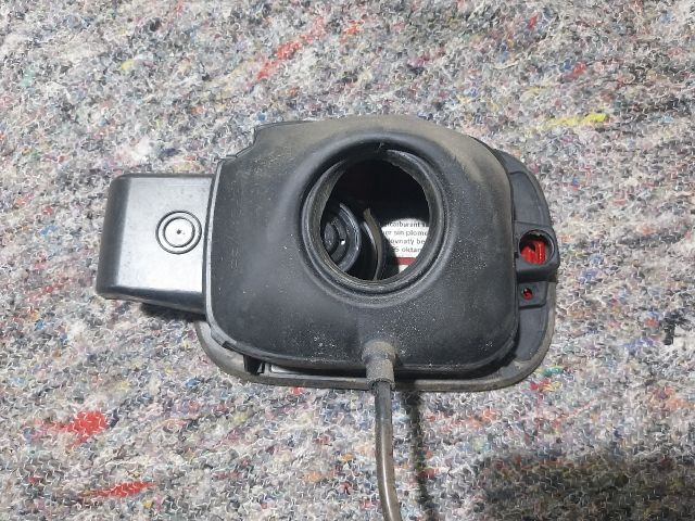 bontott VW GOLF V Tankajtó