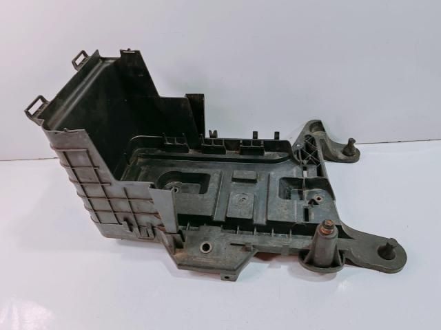 bontott VW GOLF V Tartó Bak