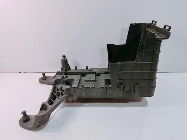 bontott VW GOLF V Tartó Bak