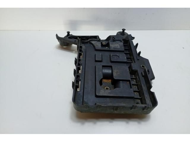 bontott VW GOLF V Tartó Bak