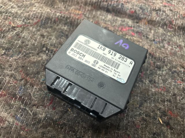 bontott VW GOLF V Tolatóradar Elektronika